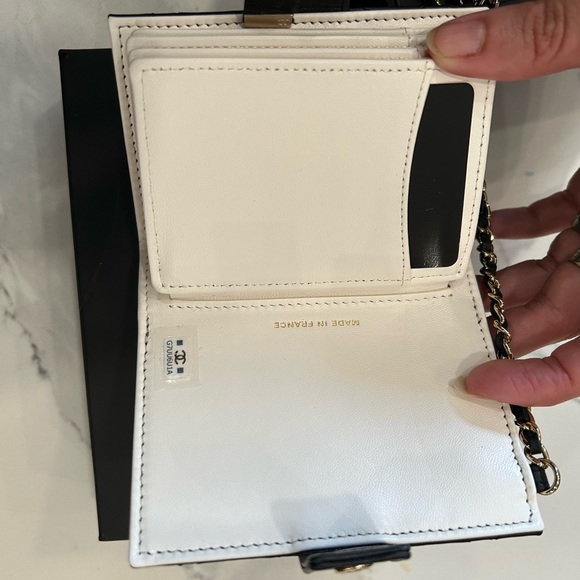 SOLD-Chanel 22B book card holder on chain - Picture 14 of 15